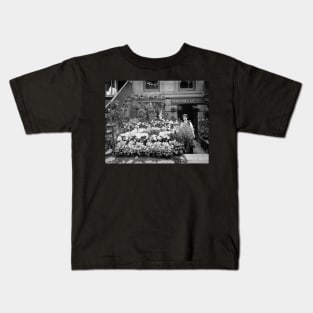 New York Flower Shop, 1895. Vintage Photo Kids T-Shirt